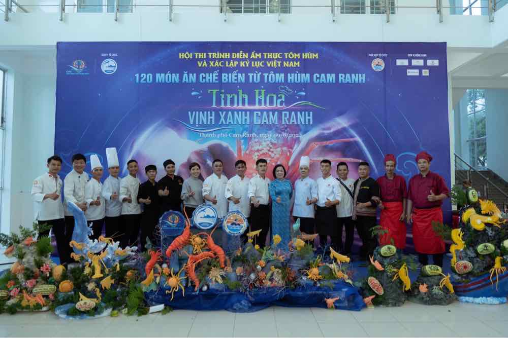 Lễ hội tôm hùm Cam Ranh. Ảnh: BTC