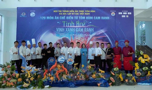 Lễ hội tôm hùm Cam Ranh. Ảnh: BTC