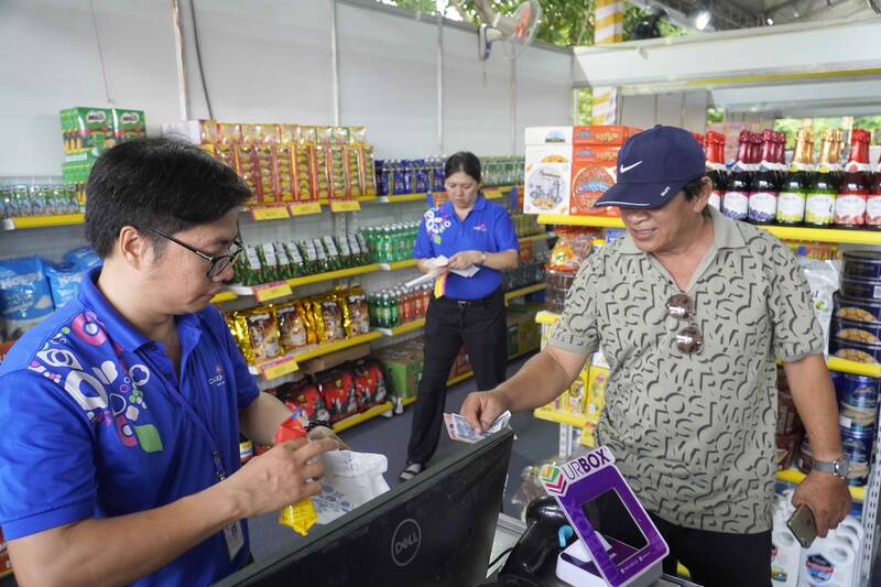 TPHCM không để tăng giá hàng hóa bất hợp lí.