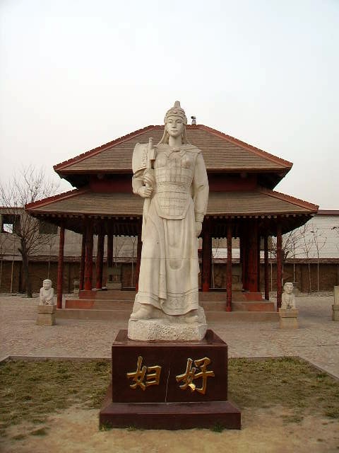 Statue of Phu Hao in Anyang. Photo: Wiki