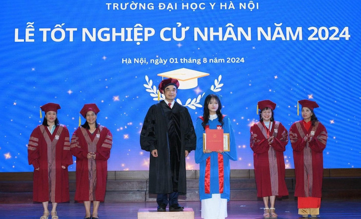 Chử Hồng Ngọc tại lễ tốt nghiệp. Ảnh NVCC. 