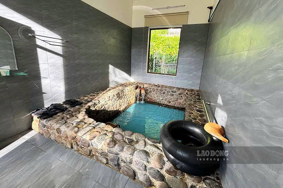 The bathing rooms are designed with a private and natural atmosphere.