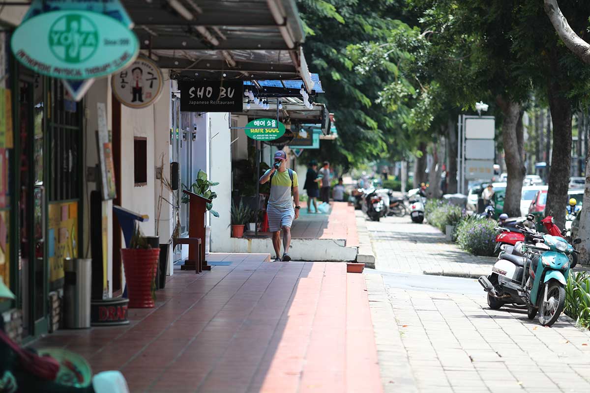 Mr. Pham Dinh Ho, a resident here, said he was very happy to hear that this area was about to open a food street, increasing many amenities and expecting that the neighborhood would develop more strongly.