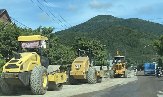 Nhiều dự án chậm tiến độ do thiếu mỏ đất, nguồn nguyên vật liệu. Ảnh: THANH TUẤN