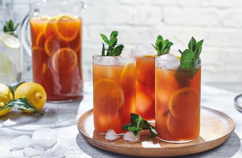 Những người bị đau dạ dày hay bệnh thận không nên uống trà chanh thường xuyên để bảo vệ sức khỏe. Ảnh: Pixabay