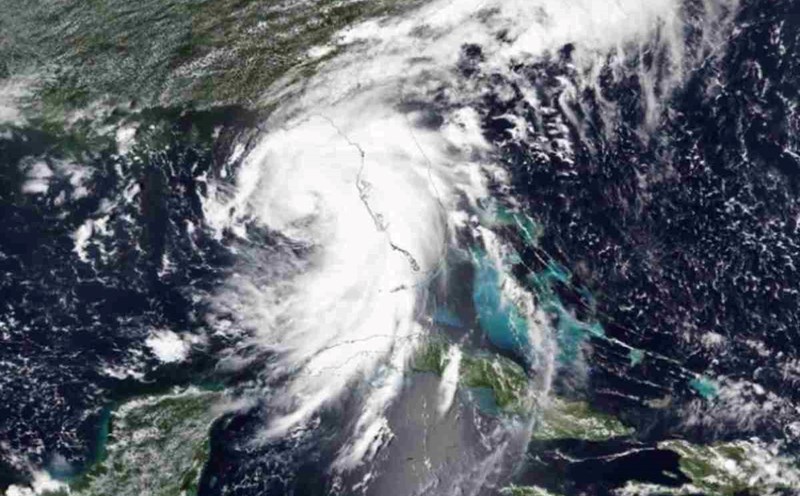 Áp thấp mạnh lên thành bão số 5 Ernesto ở Đại Tây Dương ngày 11.8.2024. Ảnh: NHC