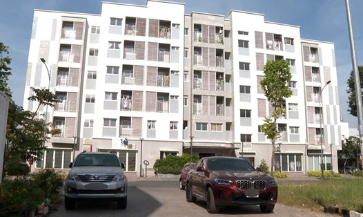 Người lao động mong sớm được tiếp cận với các dự án nhà ở xã hội. Ảnh: Yến Phương