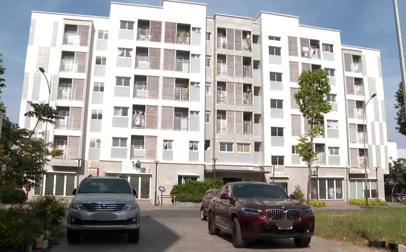 Người lao động mong sớm được tiếp cận với các dự án nhà ở xã hội. Ảnh: Yến Phương