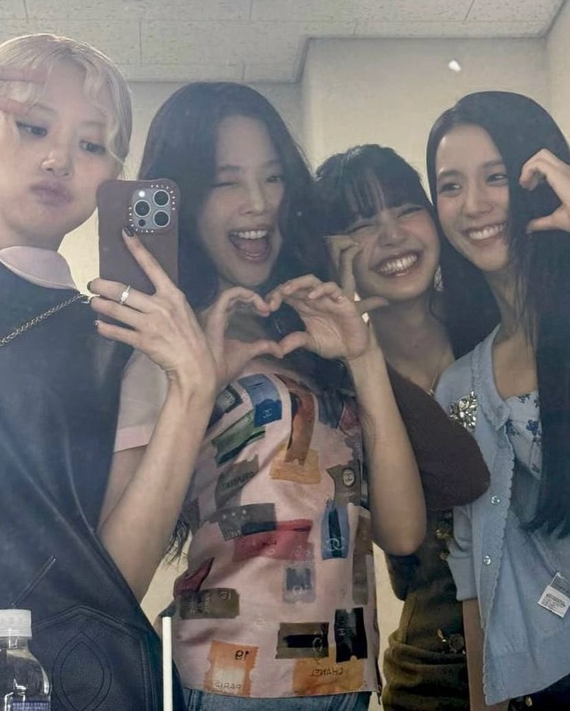 A series of intimate photos of the 4 girls of Blackpink. Photo: AllKPop.