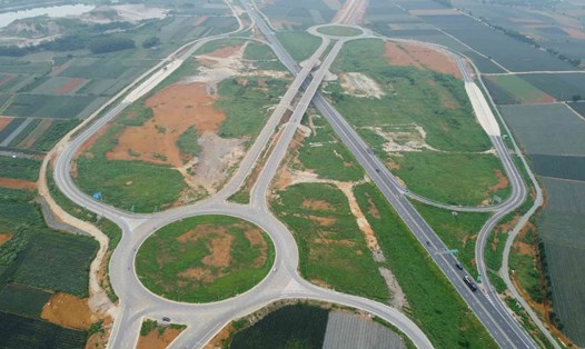 Sau khi hoàn thành, tuyến cao tốc Ninh Bình - Hải Phòng, đoạn qua tỉnh Ninh Bình sẽ được kết nối với tuyến cao tốc Mai Sơn - Quốc lộ 45. Ảnh: Nguyễn Trường
