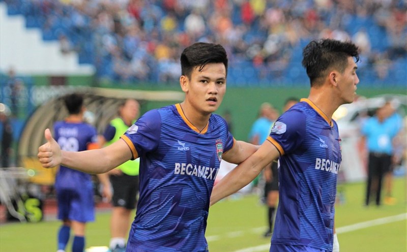 Hồ Tấn Tài trở về khoác áo đội bóng cũ Bình Dương tại V.League 2024-2025. Ảnh: BFC