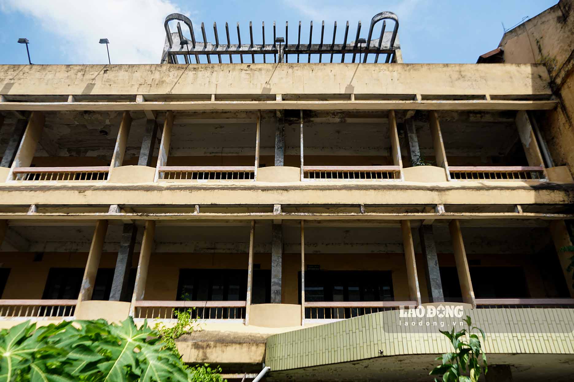 According to the reporter's research, this building has been partially leased by a media agency as the headquarters of the Television Center, but up to now this building has not been put into use.