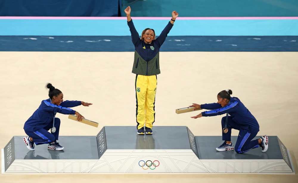 Simone Biles honors her opponent. Photo: Olympic Games