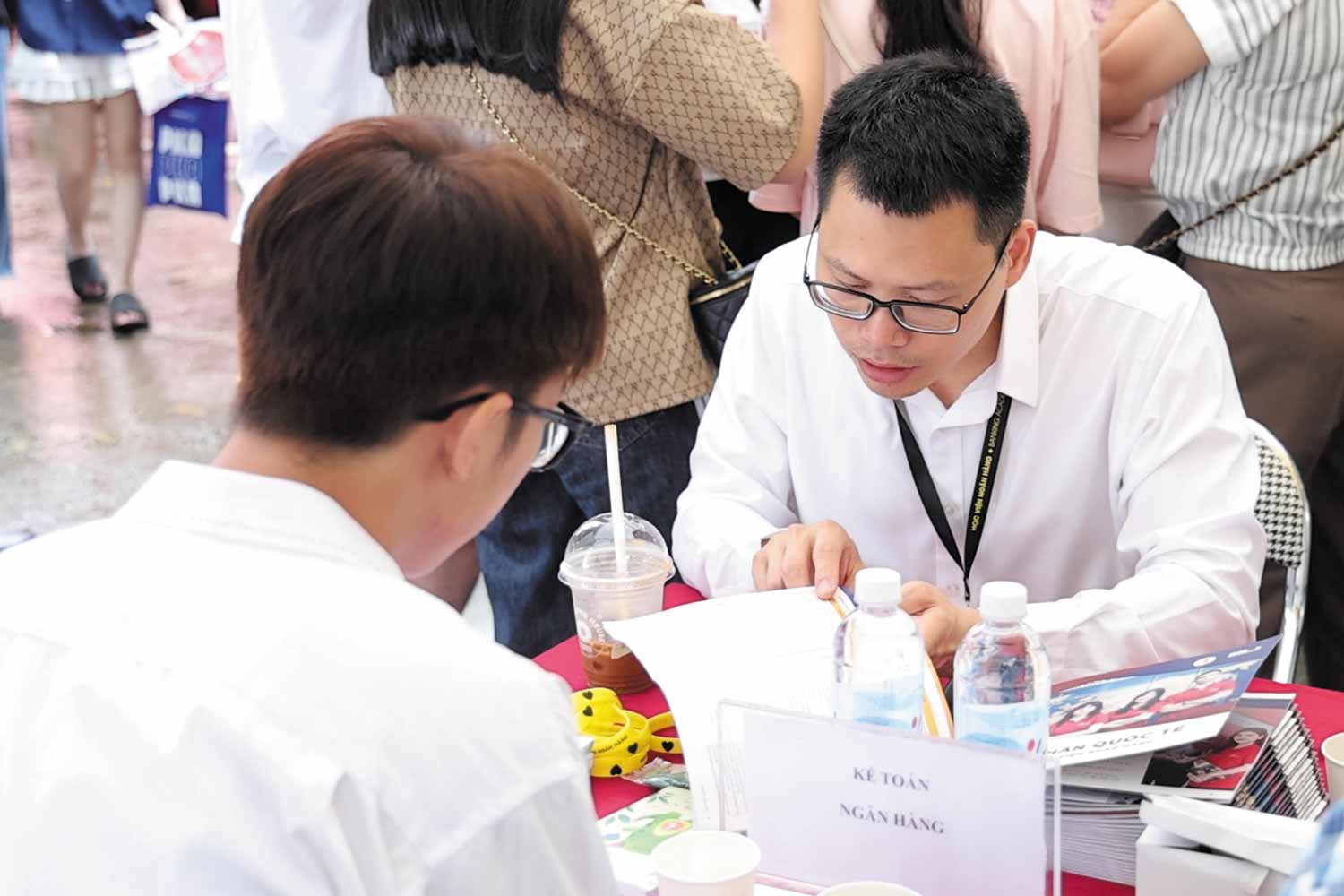 Tuyển sinh 2024: Lợi thế khi chọn trường đại học top đầu