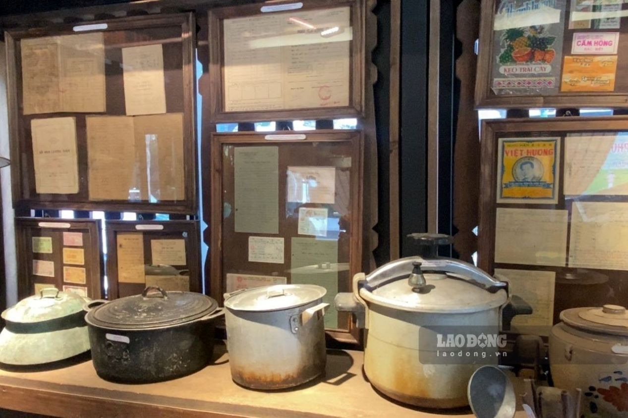 The interior space of "Subsidized Toa: Kitchen - Pantry - Tray" displays artifacts from this period.