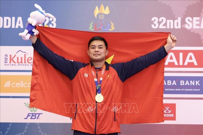 Athlete Ngo Van Lam won a gold medal in wrestling at SEA Games 33. Photo: VNA