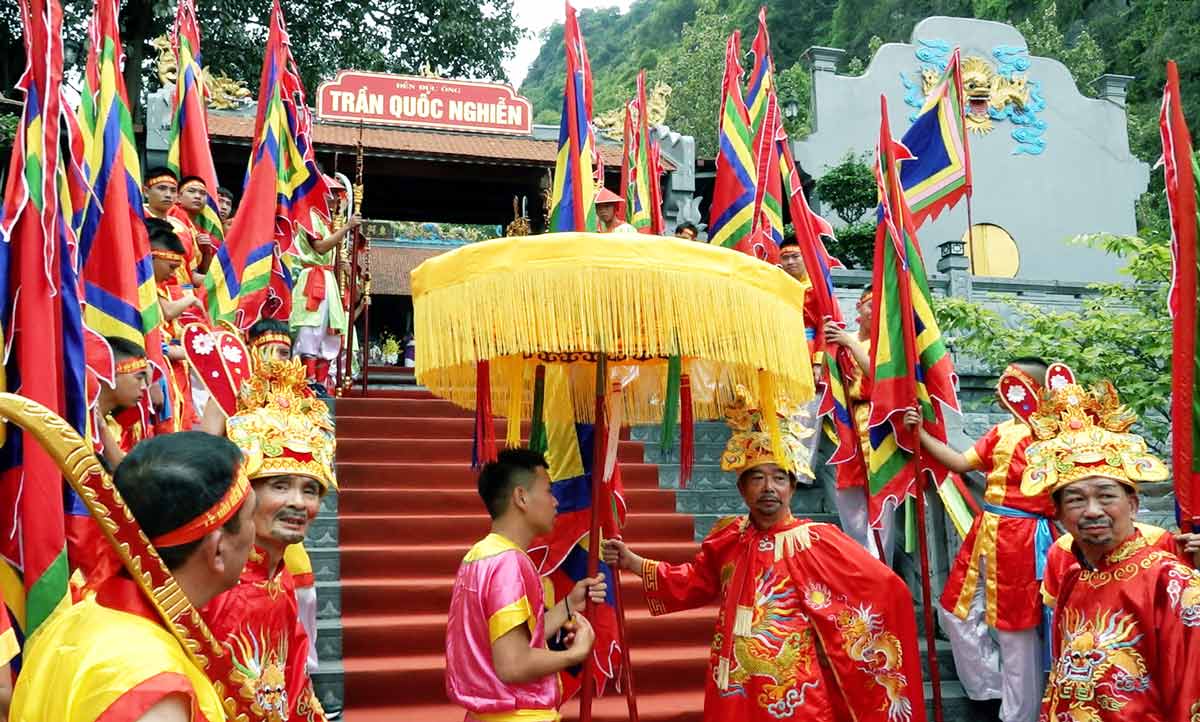 Lễ hội đền Đức Ông Trần Quốc Nghiễn (TP Hạ Long, Quảng Ninh) được tổ chức ngày 1.5.2024. Ảnh: Đoàn Hưng