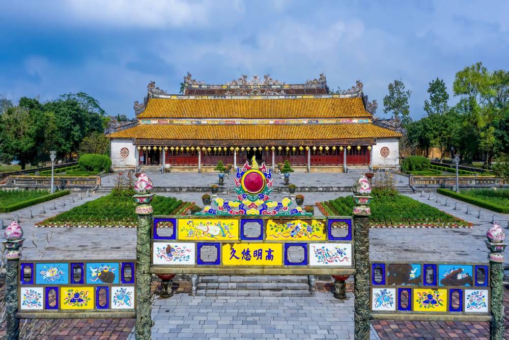 Thai Hoa Palace is the most important palace in the Hue Royal Palace, where the throne, a symbol of the dynasty's power, is located and where the most important ceremonies of the court and royal family are held.