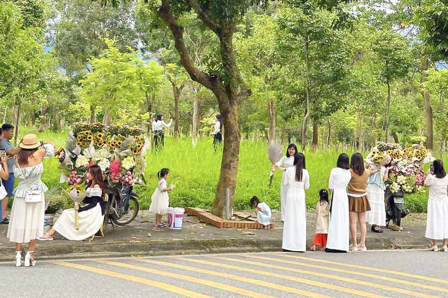 Nàng thơ check in mùa Thu Hà Nội giữa phố núi Lai Châu