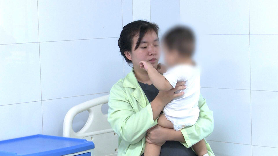 Bệnh nhân mắc sốt xuất huyết có biểu hiện bệnh chồng chéo. 