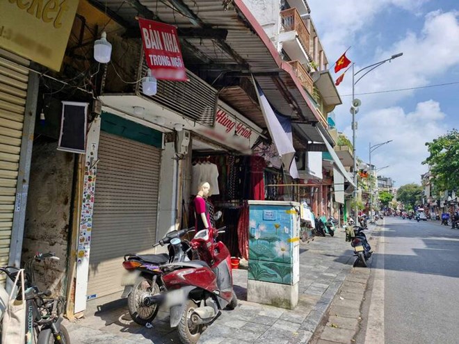 Many houses in alleys in Hoan Kiem district are being priced by their owners at half a billion VND/m2. Photo: Thu Giang