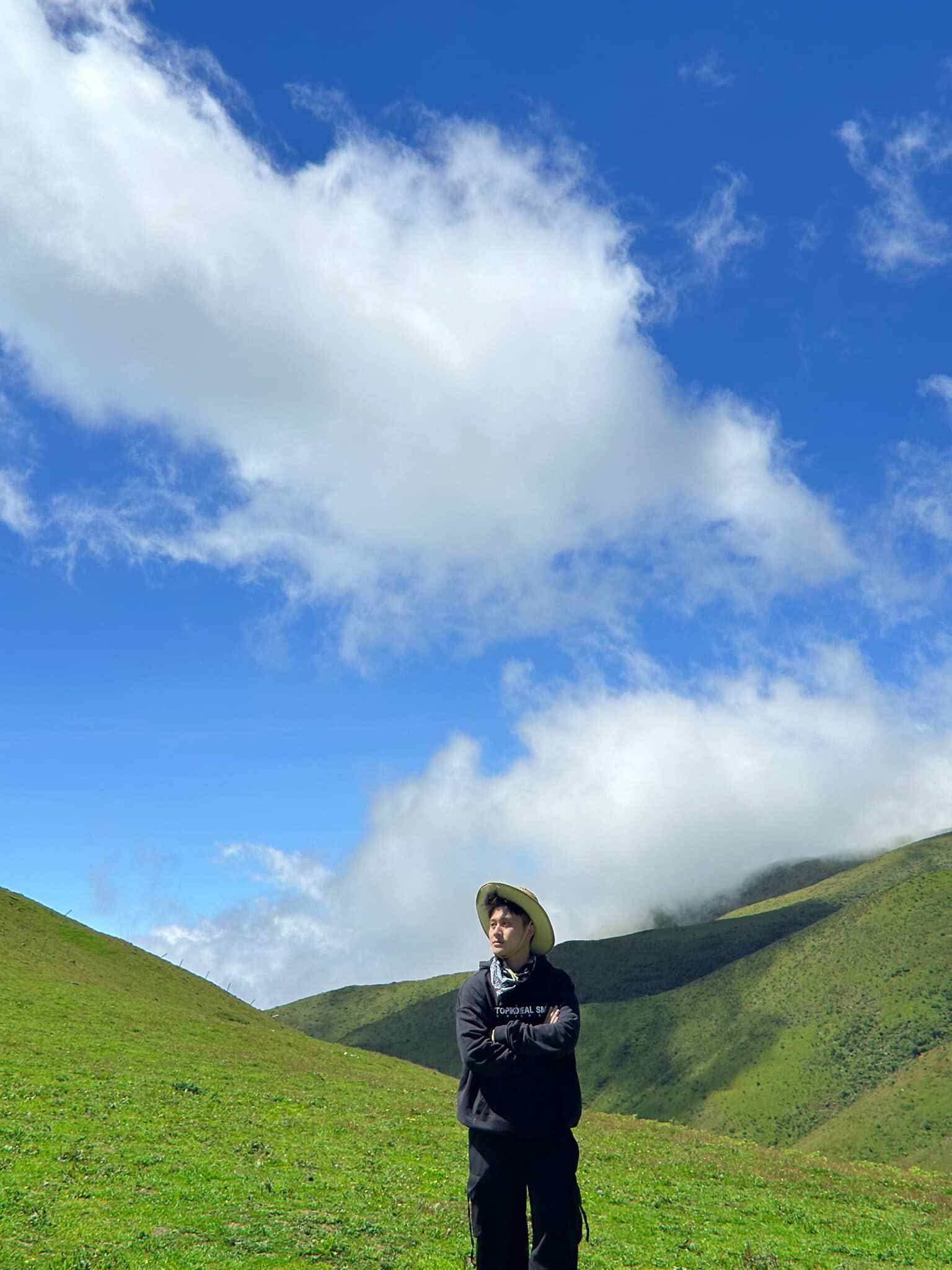 Mr. Nguyen Van Huan, 27 years old, a content creator, had a very memorable trip when he saw with his own eyes the majestic and poetic scenery of one of the most famous landscapes in China.