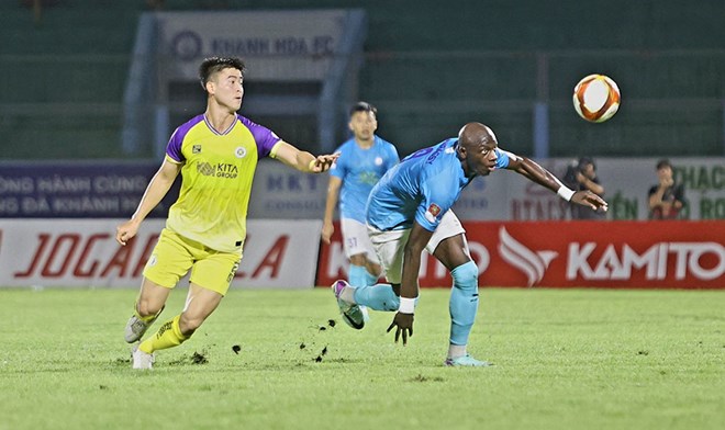 Đội Khánh Hòa bị FIFA cấm mua cầu thủ