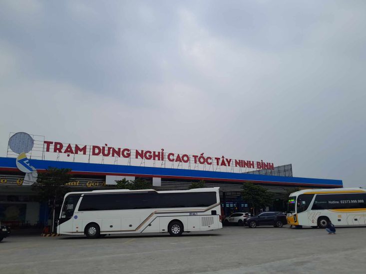 Trạm dừng nghỉ trên cao tốc sẽ phải có trạm sạc xe điện. Ảnh: Xuyên Đông