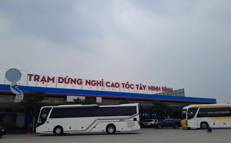 Trạm dừng nghỉ trên cao tốc sẽ phải có trạm sạc xe điện. Ảnh: Xuyên Đông