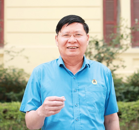 Vice Chairman of the Vietnam General Confederation of Labor Phan Van Anh.