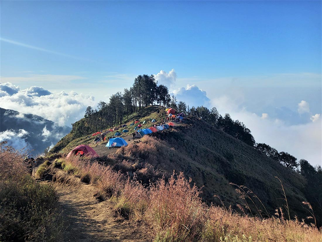 Campsite for the first night of climbing. Photo: Huong Chi