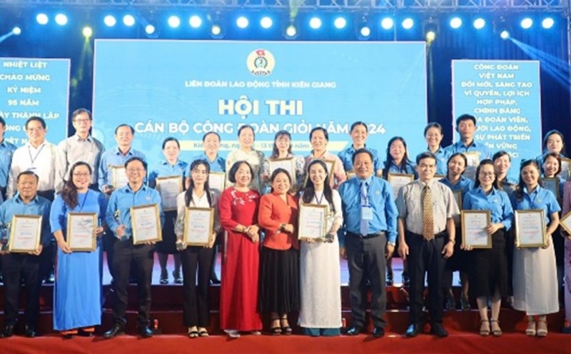 Các thí sinh tham gia hội thi Cán bộ Công đoàn giỏi đã thể hiện tài năng, bản lĩnh của người cán bộ Công đoàn qua các vòng thi. Ảnh: Mỹ Linh