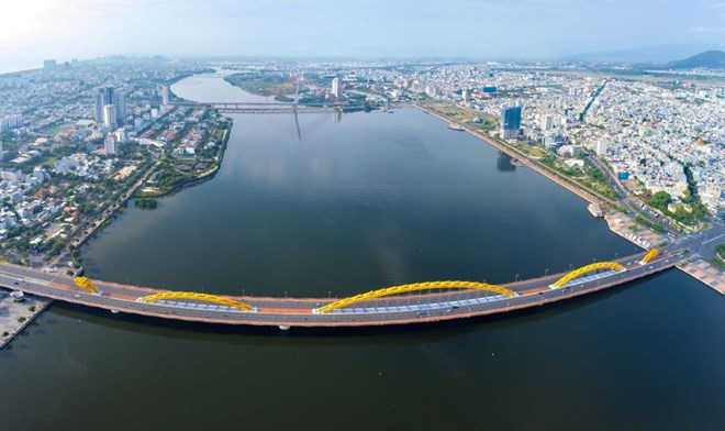 Cây cầu hơn 8.000 tấn của Việt Nam lọt top 'đẹp nhất thế giới': Có thể phun lửa, phun nước giữa đô thị, được Guinness ghi danh