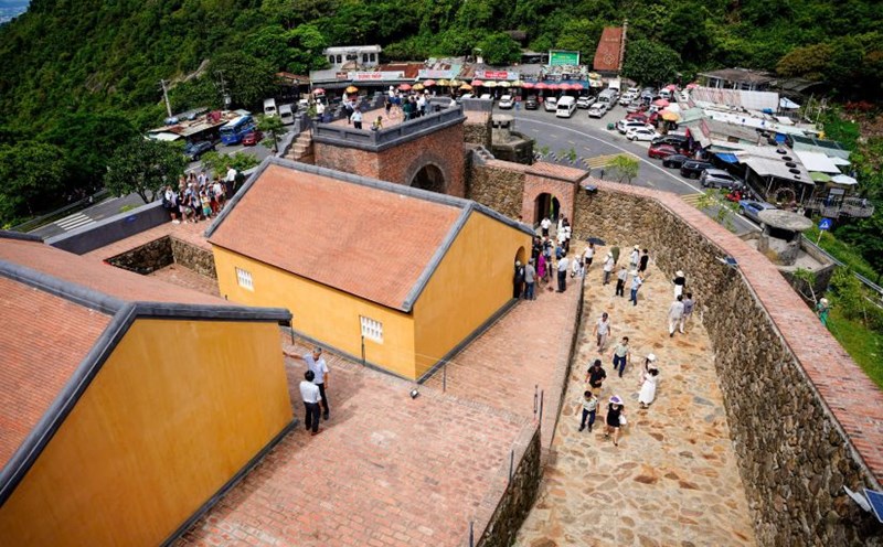 Hải Vân Quan mở cửa đón khách tham quan sau 3 năm trùng tu. Ảnh: Nguyễn Đông