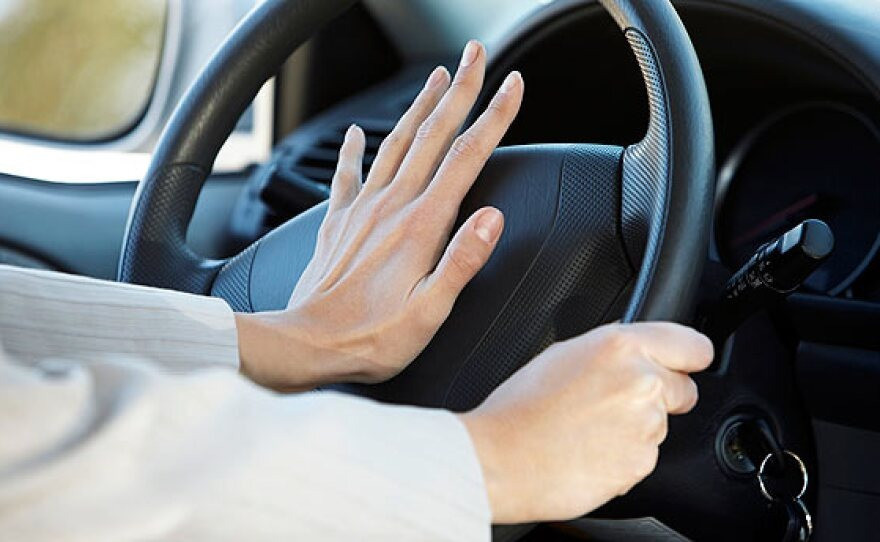 Bấm còi không đúng khung giờ, địa điểm là hành vi bị nghiêm cấm. Ảnh chụp màn hình