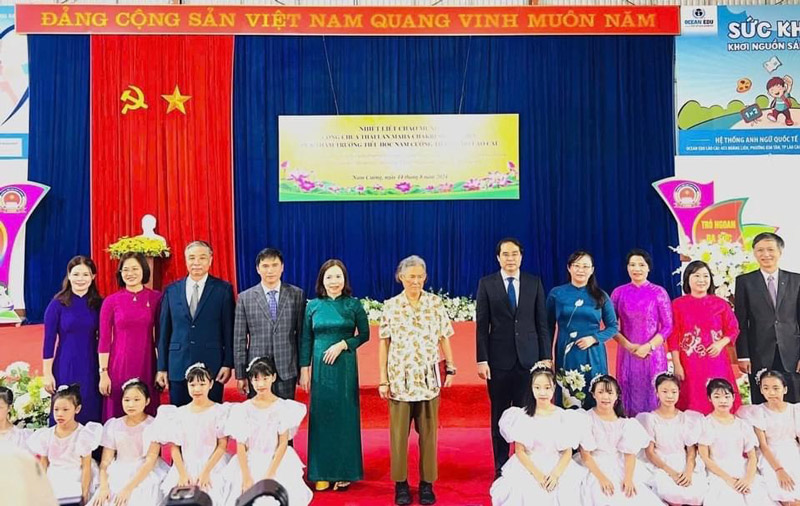 Công chúa Thái Lan Maha Chakri Sirindhorn thăm Trường tiểu học Nam Cường trong Dự án “Cải thiện chất lượng cuộc sống cho trẻ em và thanh, thiếu niên khu vực châu Á - Thái Bình Dương”. Ảnh: Phòng GDĐT Lào Cai