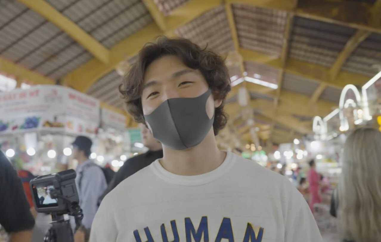 Daesung was surprised because most of the sellers at Ben Thanh market knew basic Korean. Photo: Screenshot
