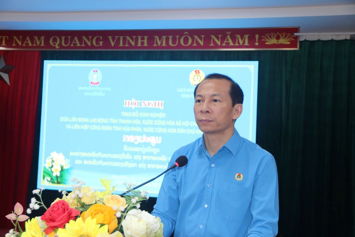 Mr. Vo Manh Son - Chairman of Thanh Hoa Province Confederation of Labor spoke at the conference. Photo: Minh Hoang