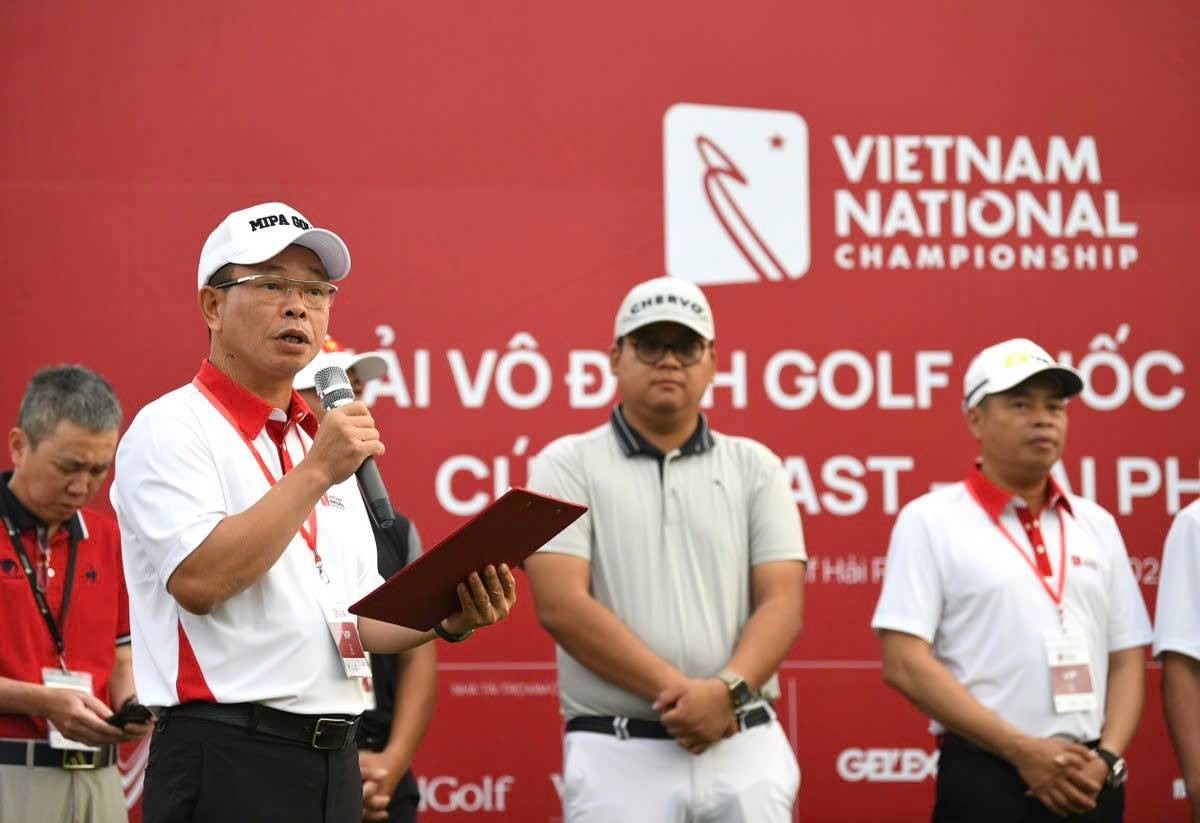 Mr. Phung Cong Suong (far left) emphasized that this year's season will have increased difficulty. Photo: Organizing Committee