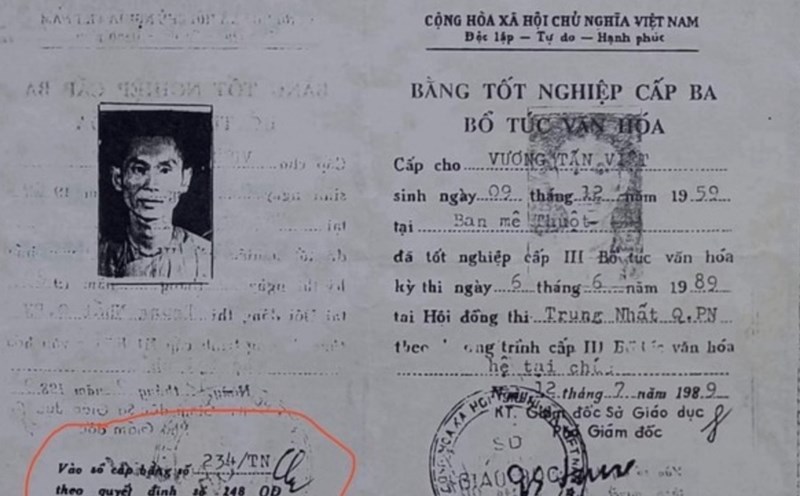 Bằng tốt nghiệp bổ túc văn hóa cấp 3 của ông Thích Chân Quang được lan truyền mạng xã hội.