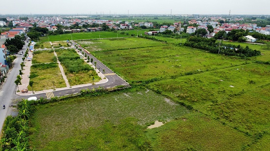 Đất Thanh Oai vừa đấu giá đã được rao bán chênh cả trăm triệu đồng. Ảnh: Cao Nguyên