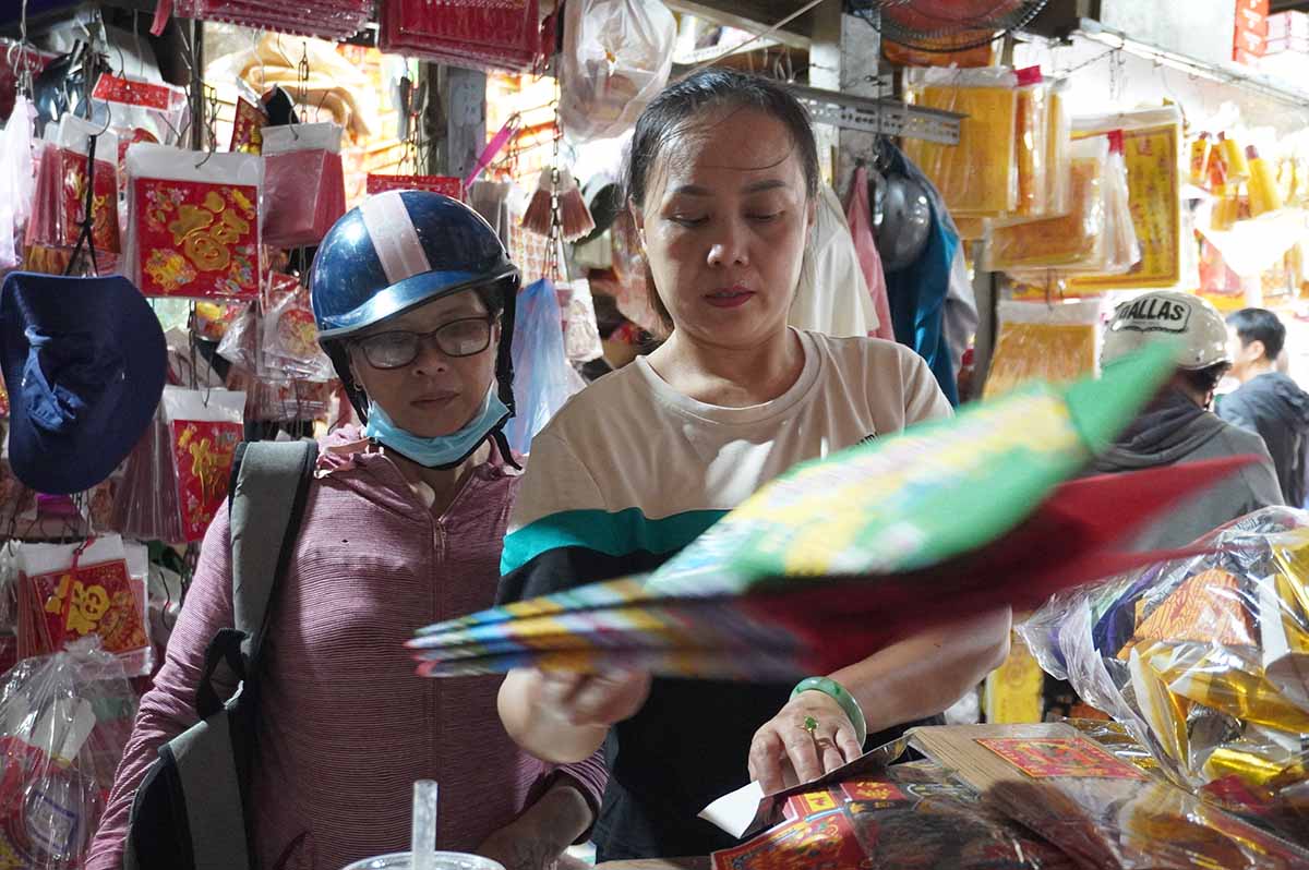 Chợ vàng mã ở TPHCM.