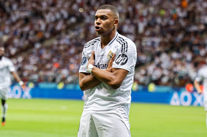 Màn ra mắt Real Madrid đẹp như mơ của Kylian Mbappe