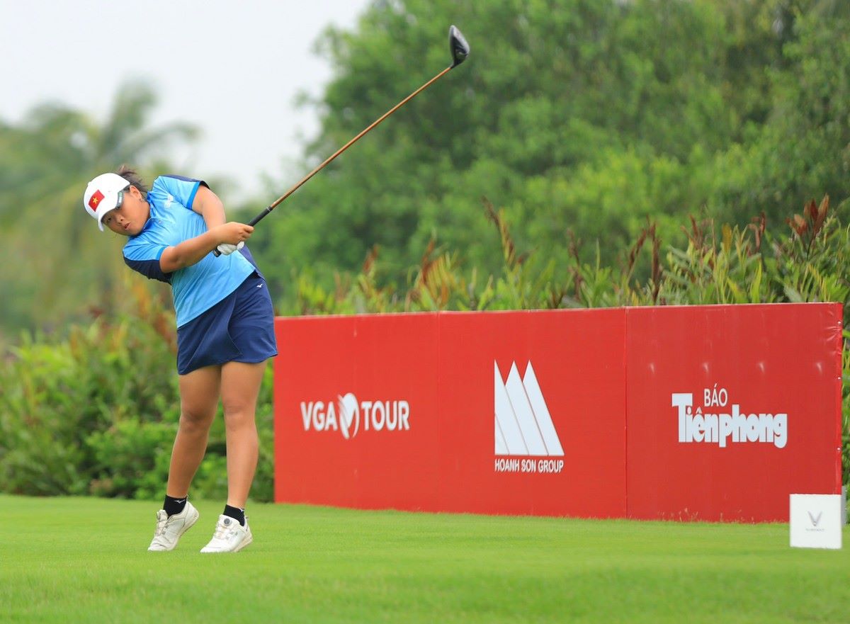 Golfer Phuong Quynh's performance improved compared to the first day of competition. Photo: Nhu Y