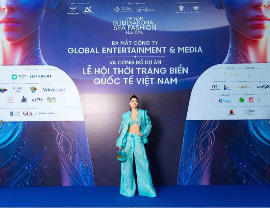 Supermodel Vu Thu Phuong on the red carpet