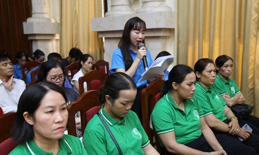 Công nhân, người lao động thẳng thắn chia sẻ những vướng mắc, khó khăn. Ảnh: Hoàng Anh