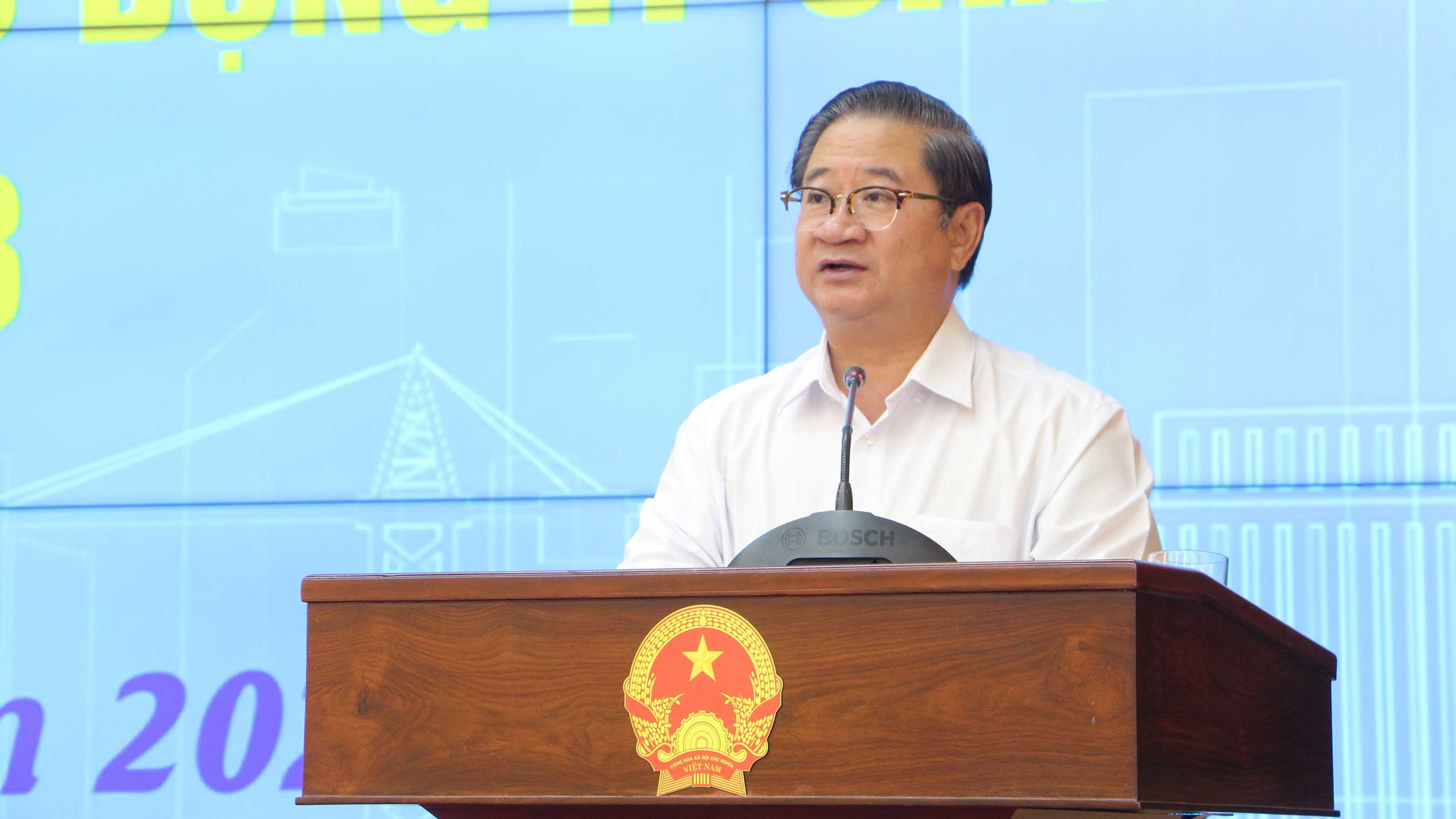 Chairman of Can Tho City People's Committee Tran Viet Truong spoke. Photo: Hong Van