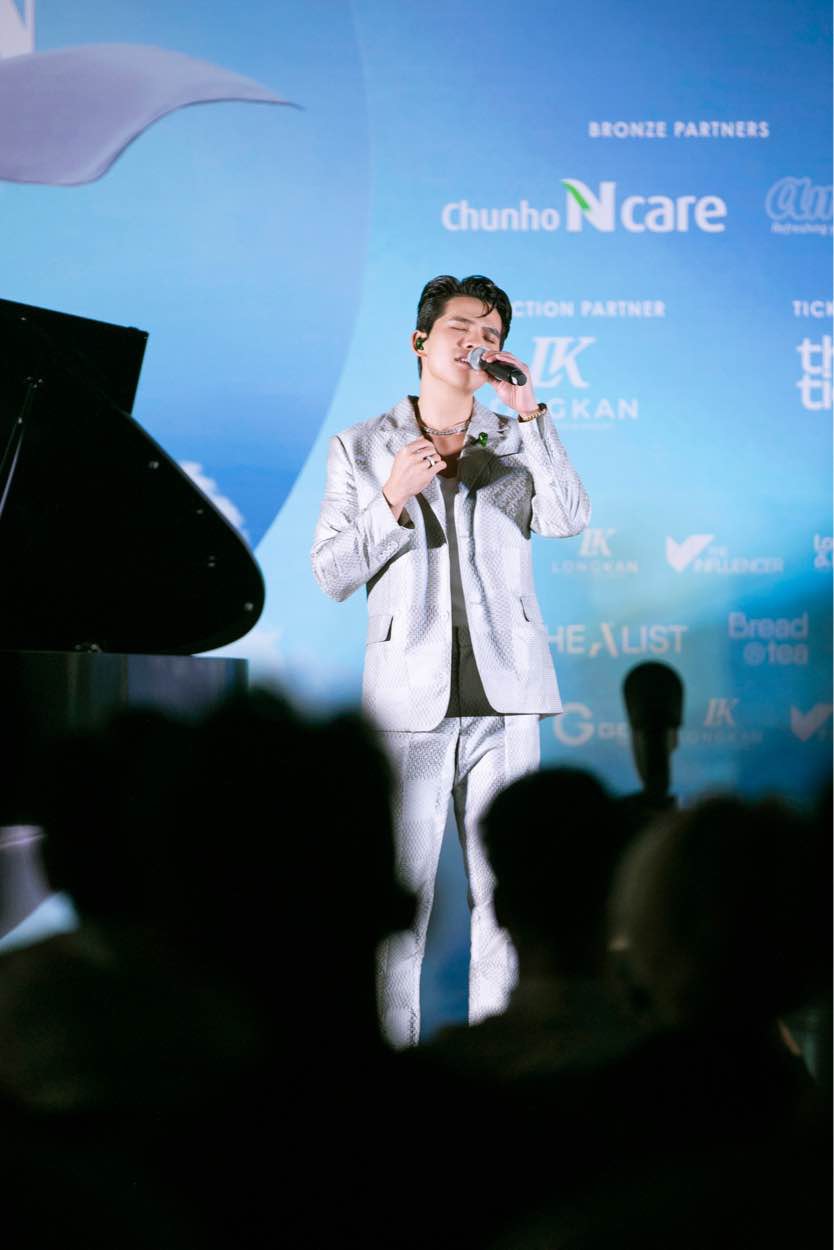 Singer Quoc Thien. Photo: NVCC