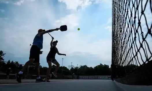 Pickleball có bước phát triển nhanh khi bước sang thế kỷ 21. Ảnh: Pickleballlify