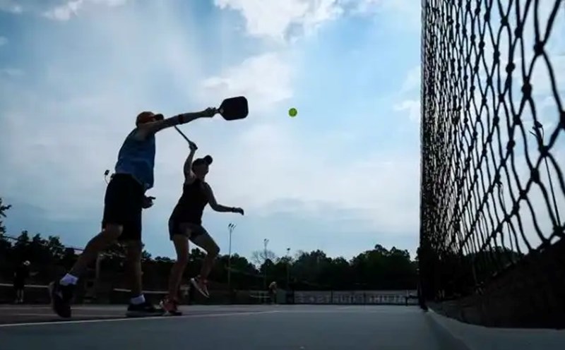Pickleball có bước phát triển nhanh khi bước sang thế kỷ 21. Ảnh: Pickleballlify